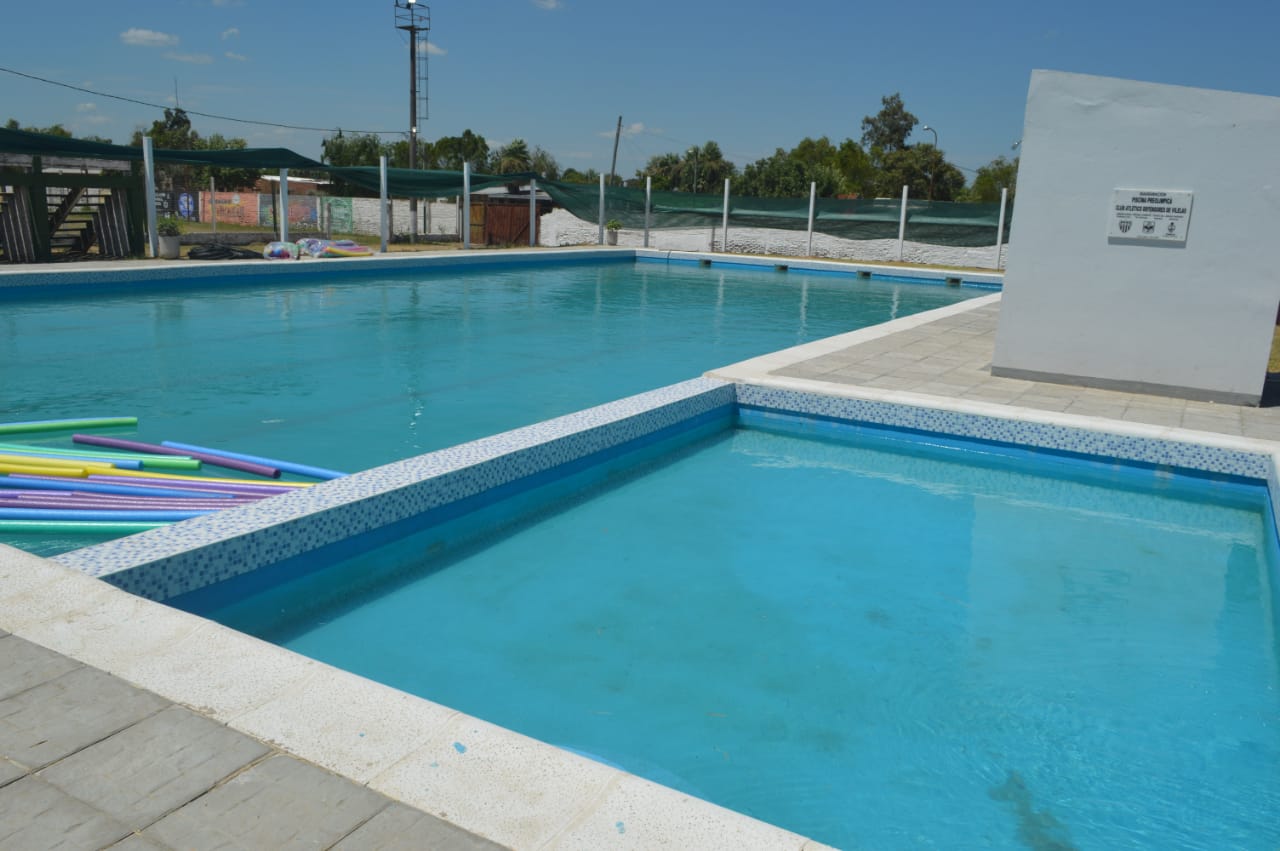 El Club Defensores de Vilelas inauguró su piscina semi olímpica